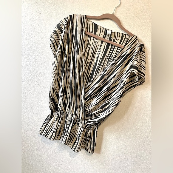 Kenneth Cole | Zebra Print Split Shoulder Peplum Blouse - Picture 4 of 7